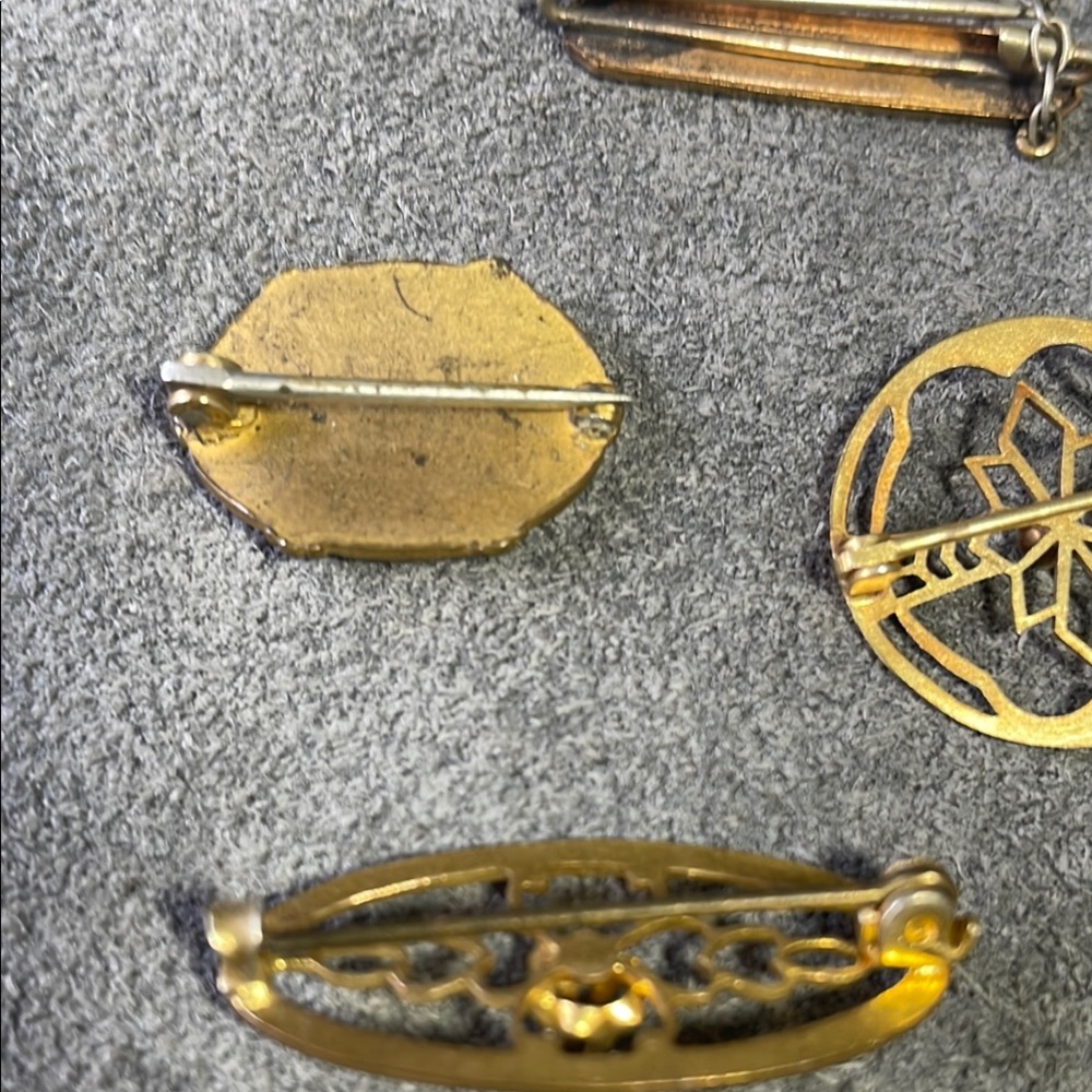 Lot of Vintage Bar Brooches and Scatter Pins - Picture 8 of 10